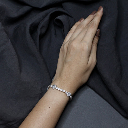 Queen’s Heartstone Bracelet