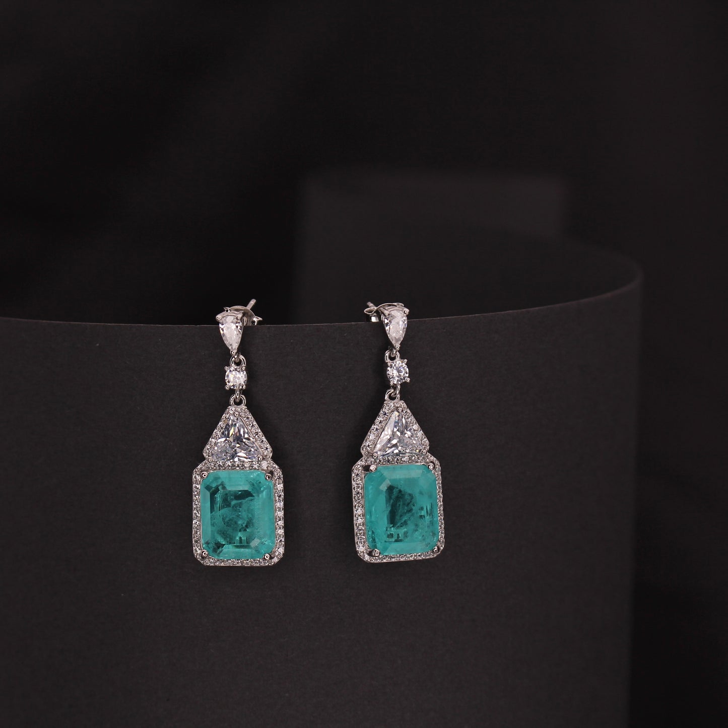 Azure Whisper Silver Drops