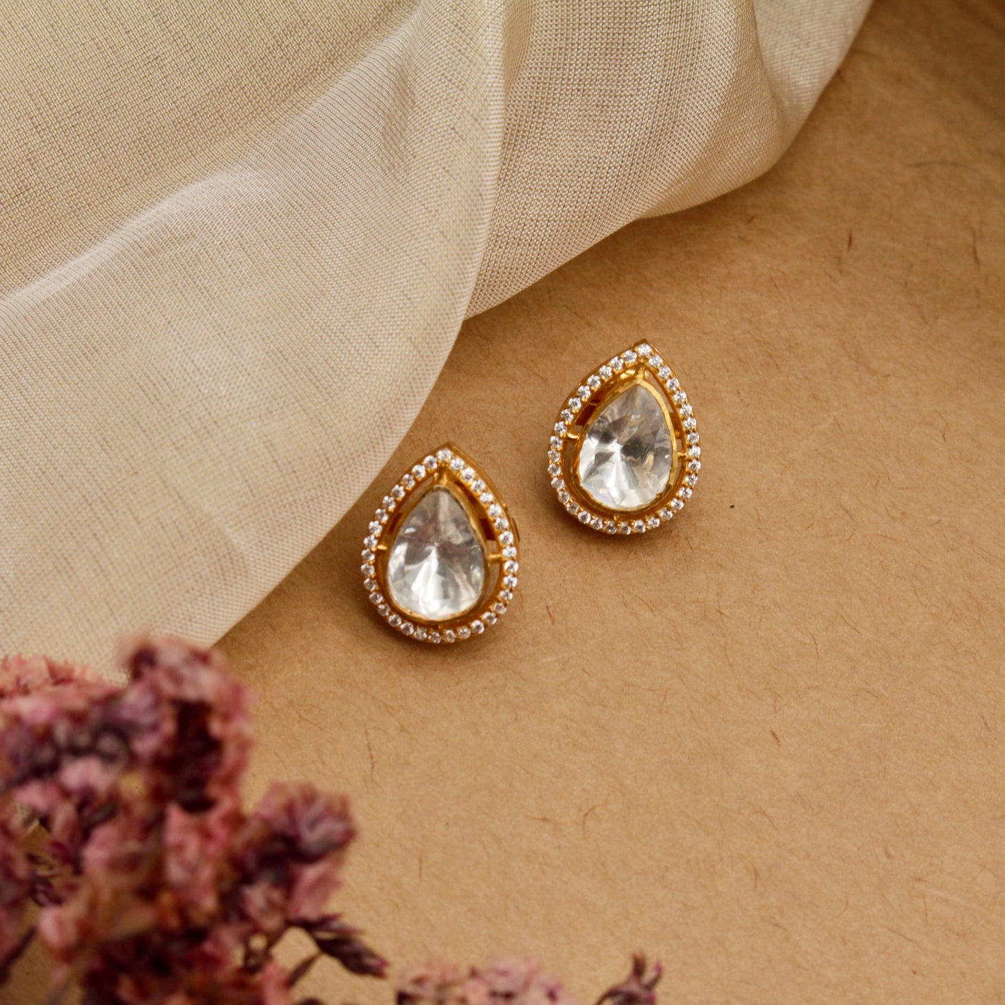 Minimal Gold &  Uncut Polki Linear Pendant Set