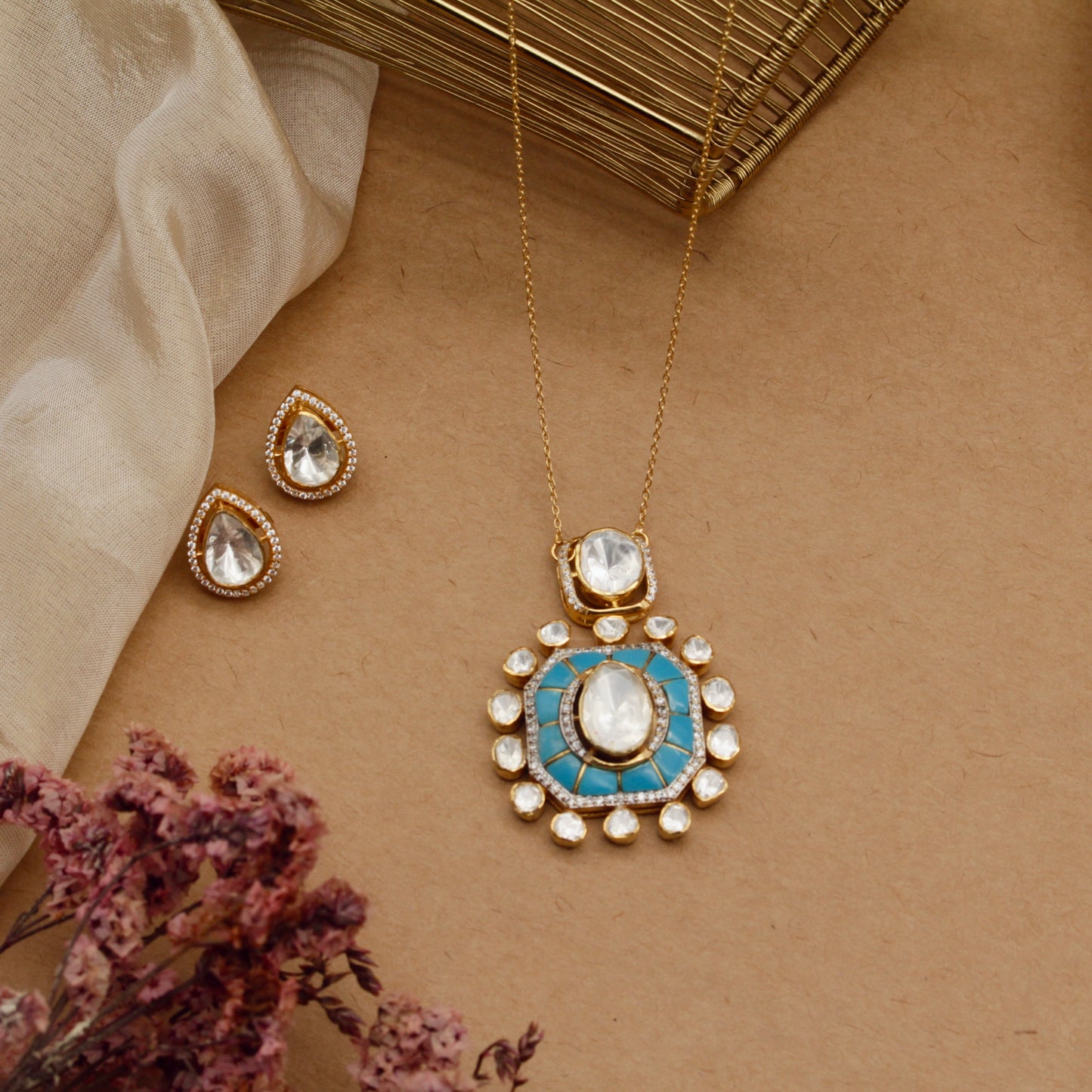 Minimal Gold &  Uncut Polki Linear Pendant Set